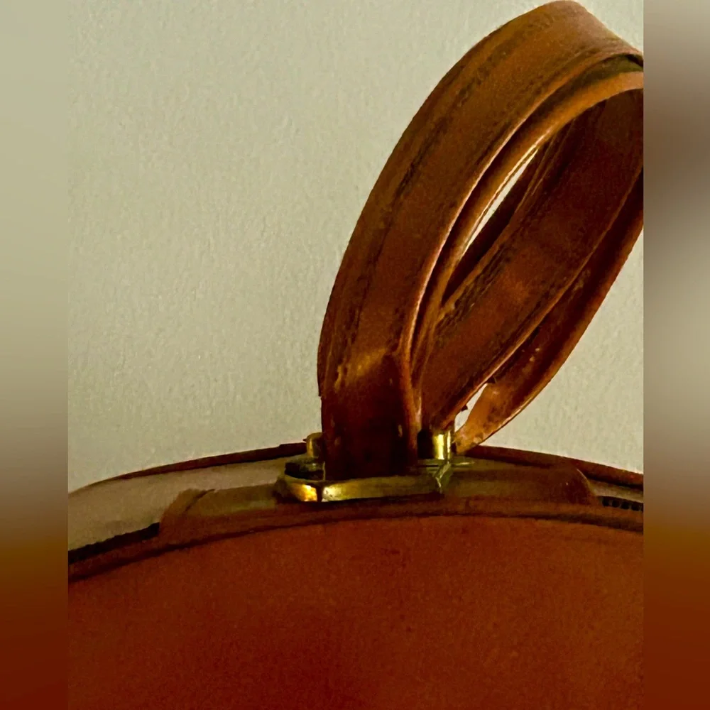 Tan Lark Leather Round Carry Case - Classic Vintage Travel Bag Hat Box Wig case